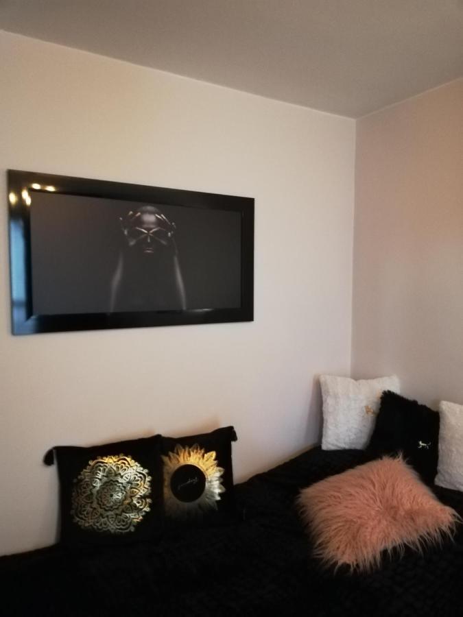 Kawalerka - Jelenia Gora, Dziel. Zabobrze Apartment ภายนอก รูปภาพ